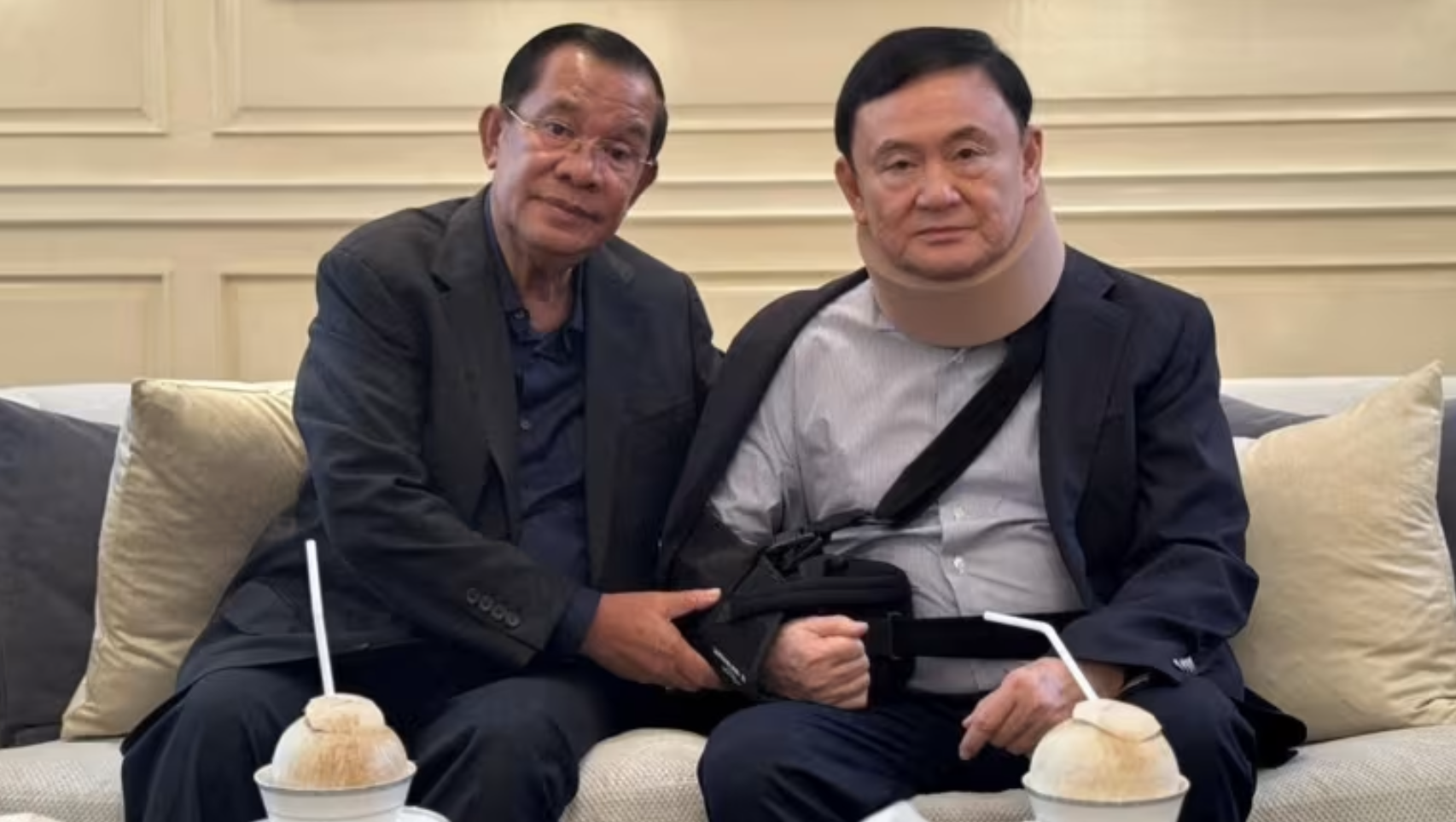 Hun Sen melawat Thaksin di kediamannya di Bangkok.