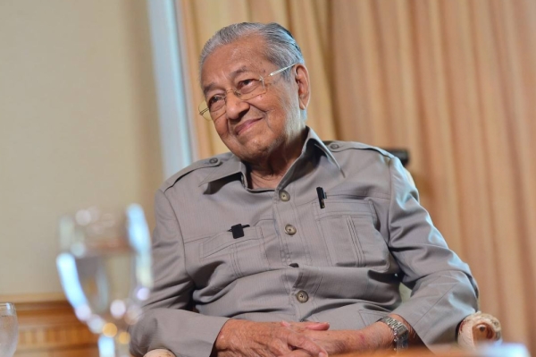 Gambar fail Mahathir