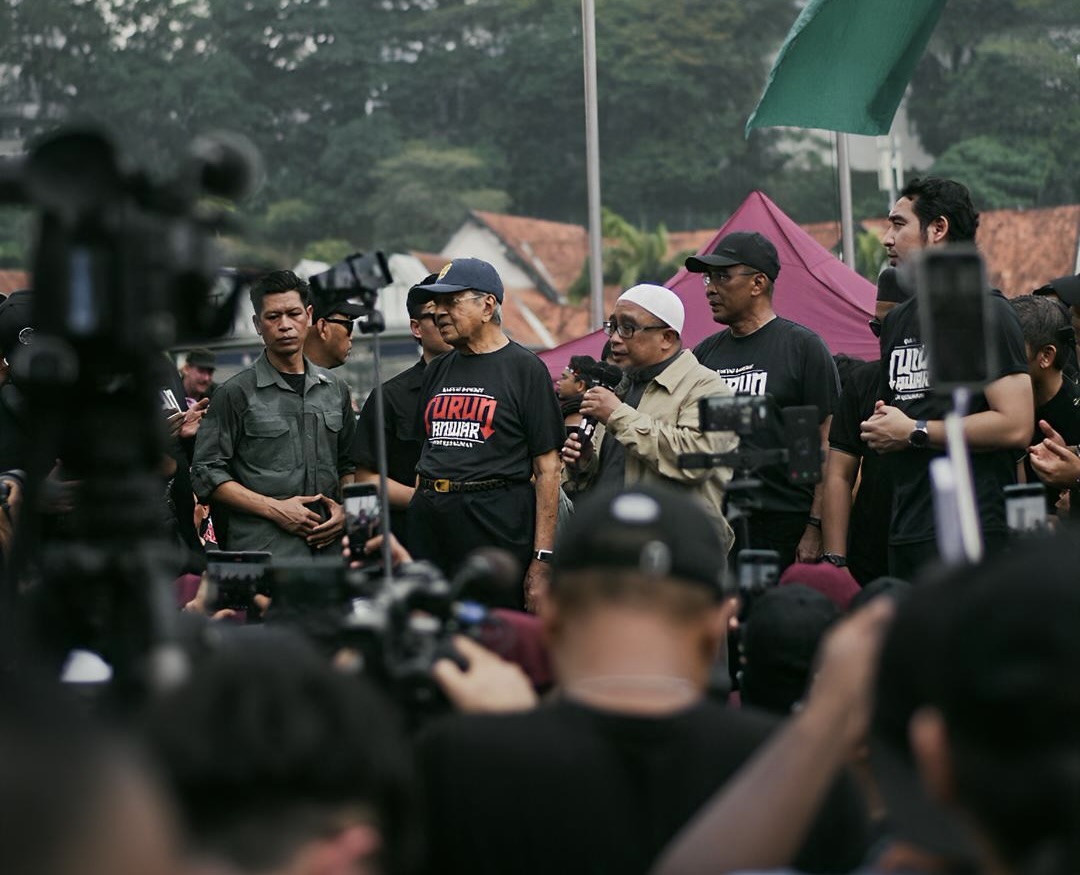 Tun Dr Mahathir di himpunan Turun Anwar.