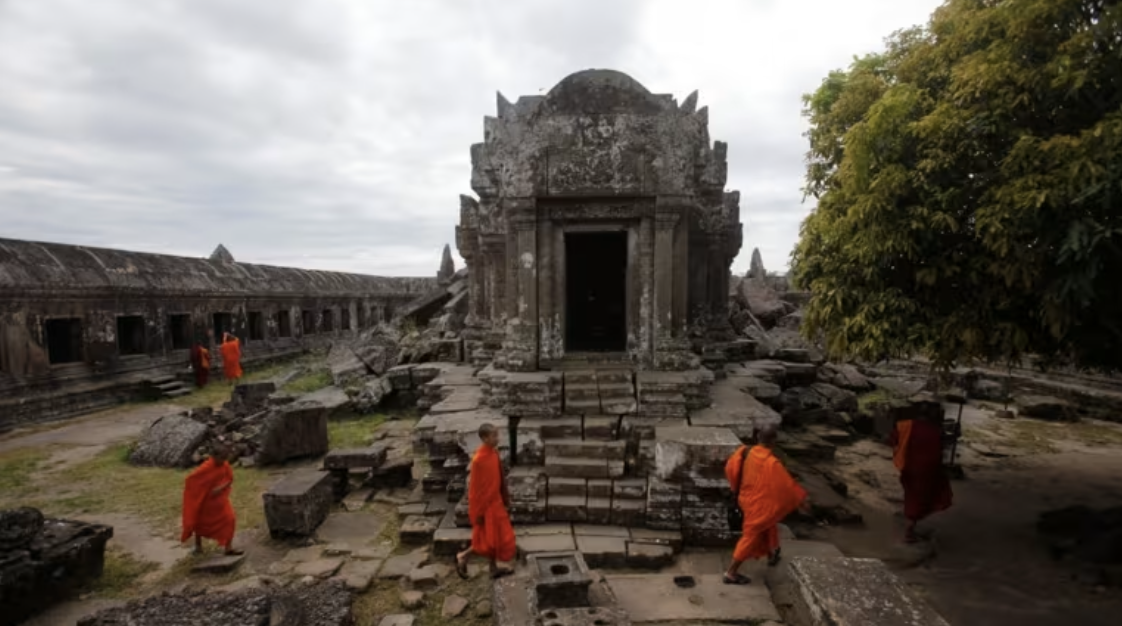 Kuil Preah Vihear di sempadan Thailand-Kemboja.